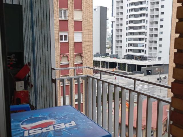 Piso en venta en Zaragoza, Barrio del Ave. AMPLISIMO PISO, CUATRO DORMITORIOS, GARAJE, TRASTERO, PISCINA. Pisos.