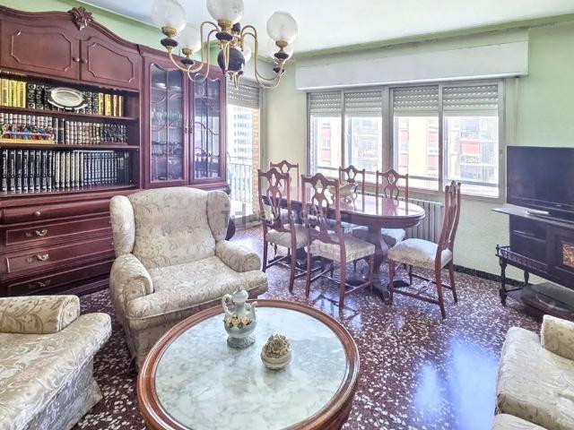 Piso en venta en Zaragoza, Barrio del Ave. Pisos.