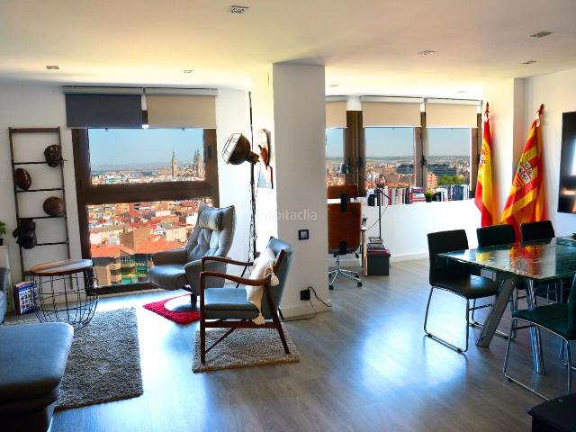 Piso en venta en Zaragoza, La Magdalena. Piso reformado con plaza de parking en el centro. Pisos.