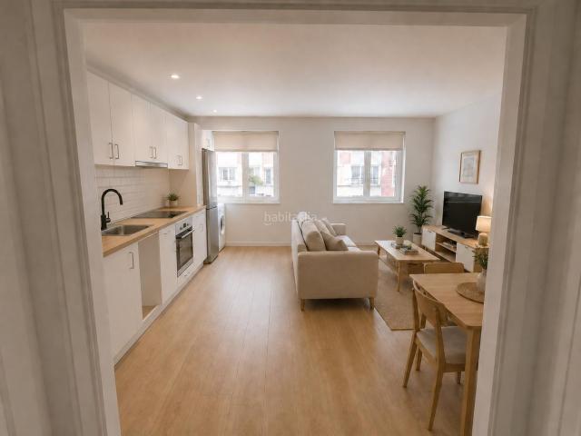 Piso en venta en Zaragoza, La Almozara. Piso para reformar en La Almozara. Pisos.