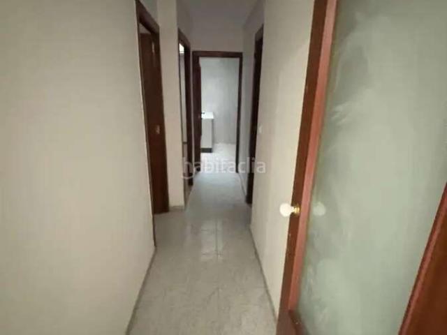 Piso en venta en Zaragoza, Las Delicias. Local acondicionado como vivienda en Calle de Terminillo, Delicias, Zaragoza 50017. Pisos.