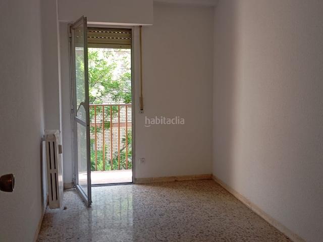 Piso en venta en Zaragoza, Pinares de Venecia. PISO CON PLAZA DE GARAJE, JUNTO AL CANAL TORRERO Ideal para personalizar a tu gusto. Pisos.