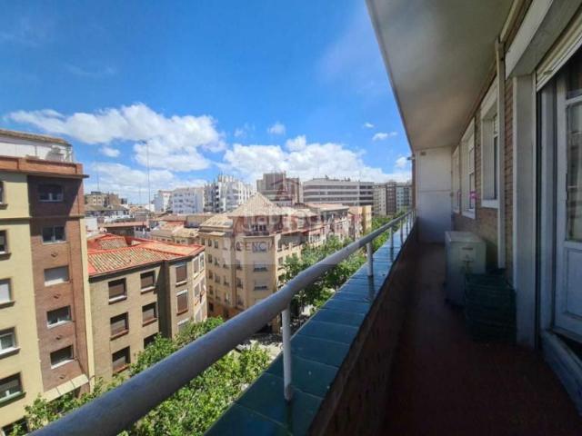 Piso en venta en Zaragoza, Ruiseñores. Pisos.
