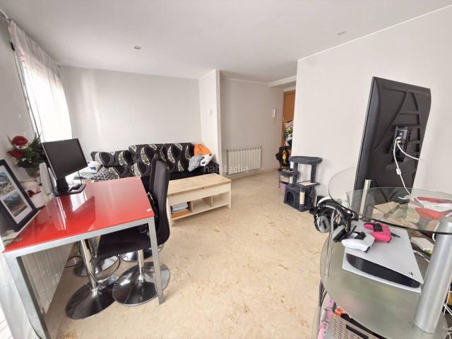 Piso en venta en Zaragoza, Torrero. Oportunidad en el centro Piso con balcón en esquina en José de Pignatelli 23. Pisos.