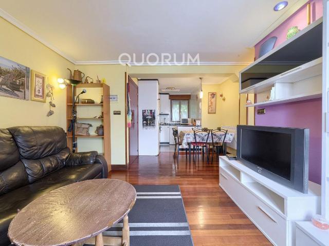 Piso en venta en Zeberio. Bonito Piso Para Entrar a Vivir De 2 Dormitorios, Balcón y Trastero Incluido en Zeberio Inicio Zeberio, final de UgaoMiravalles. Pisos.