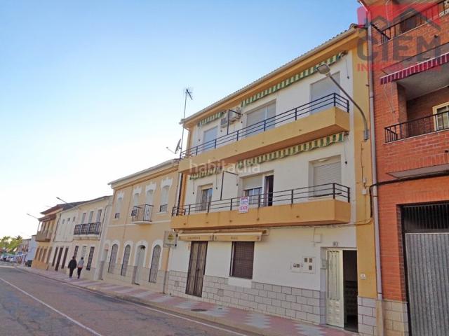 Piso en venta en Zorita. PISO PRIMERO EN ZORITA CÁCERES, EN LA AVD PRINCIPAL A UNOS METROS DE LA PISCINA MUNICIPAL. Pisos.