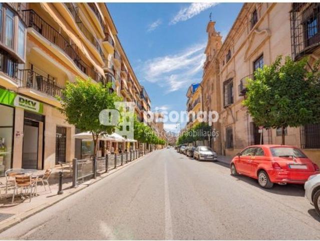 Piso en venta luminoso y espacioso en el corazón de Antequera