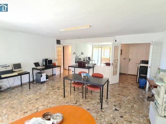 Piso en venta para reformar en una de las mejores zonas de Alicante