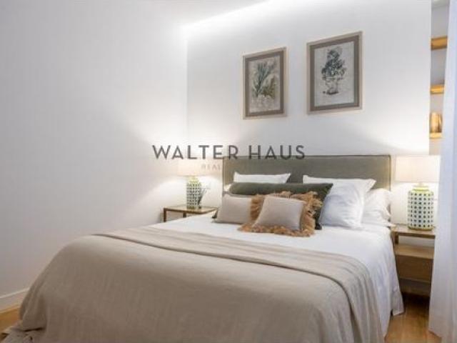 Piso en venta totalmente reformado a estrenar en Jerónimos, Madrid. EGYB T922
