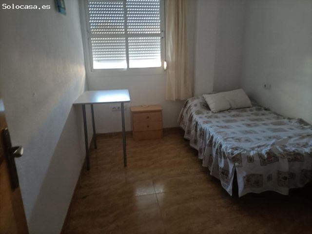 Piso en Zapillo Temporada Estudiantil