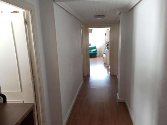 PISO EN ZONA TRES FORQUES
