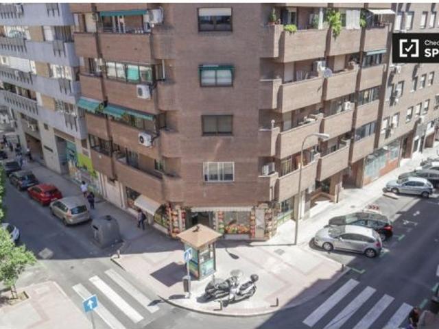 Piso entero de 2 dormitorios en madrid
