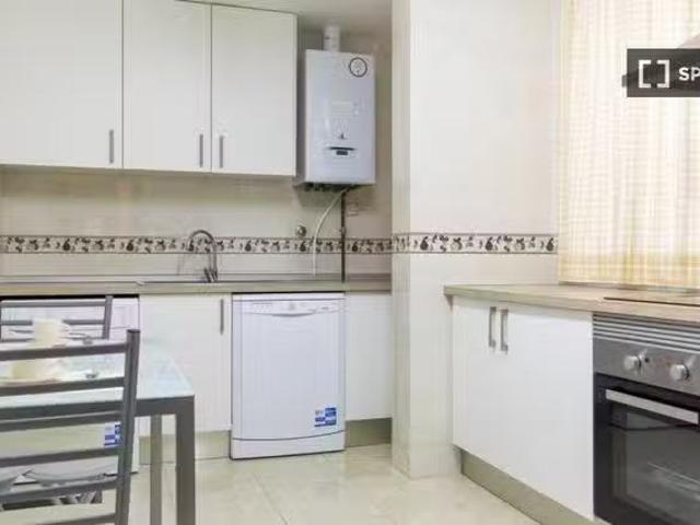 Piso entero de 3 habitaciones en Zaragoza, España