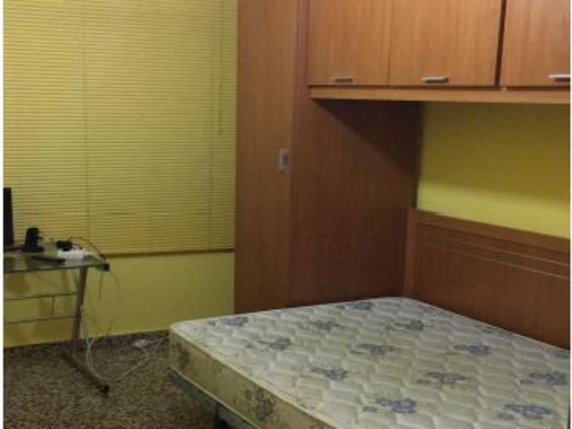Piso frente a la Universidad en Ponferrada, listo para alquilar por habitaciones