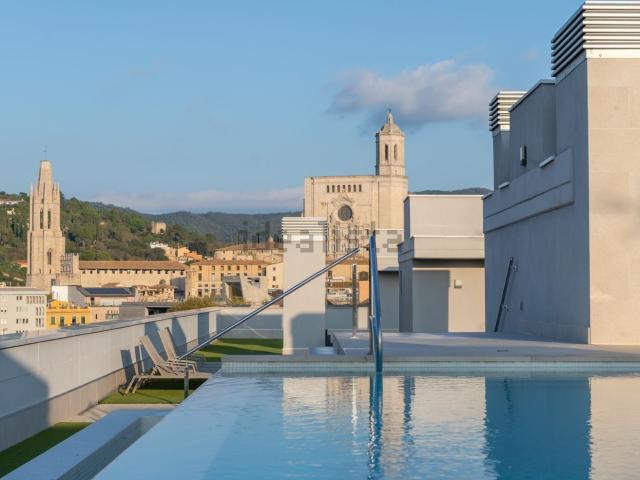 Piso, Girona