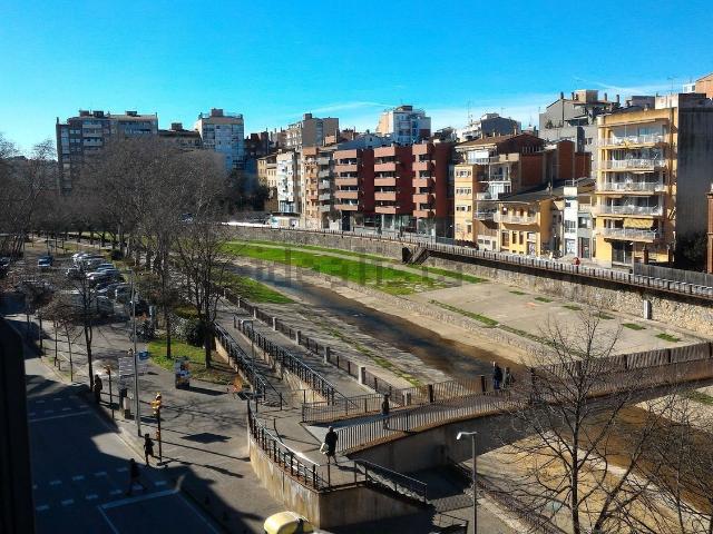 Piso, Girona