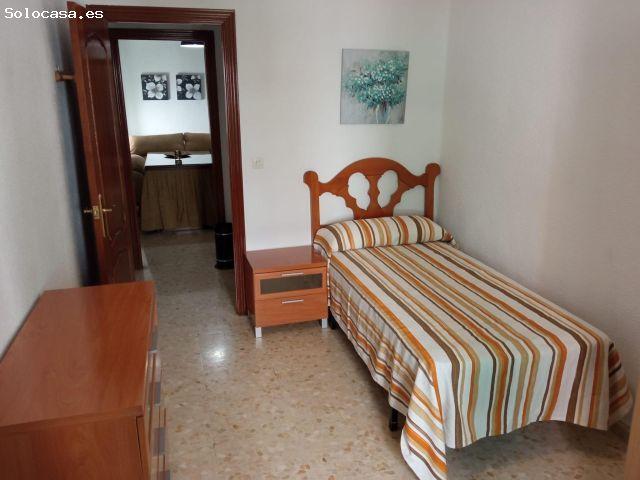 ? ¡PISO IDEAL PARA ESTUDIANTES! Curso 25/26 – 4 Dormitorios – 1.000€/mes con agua y comunidad inclui