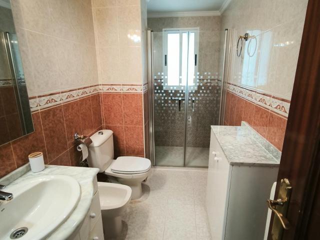 Piso ideal para estudiantes en Calle Javier de Burgos – Zona Estación de Autobuses