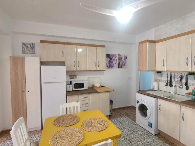 ¡Piso ideal para estudiantes en El Zapillo!
