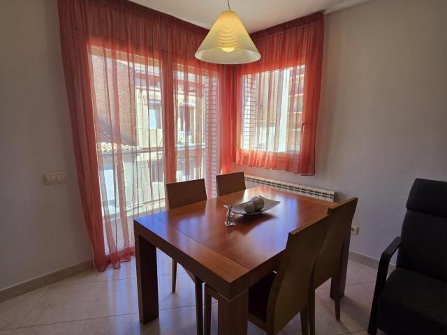 Piso impecable amueblado 4 hab