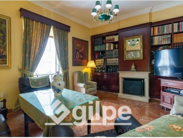 Piso independiente en venta en Marchena, Centro – 4 dormitorios, 228 m2 y gran terraza con miradores