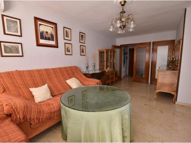 PISO JUNTO CAMINO DE RONDA
