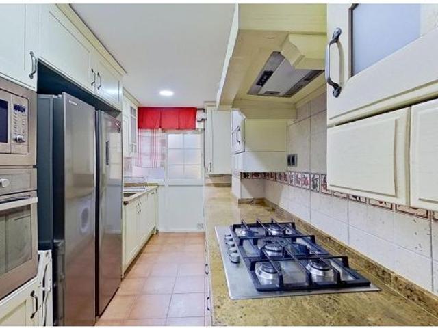Piso luminoso a estrenar! Junto a Campus de Cartuja para estudiantes
