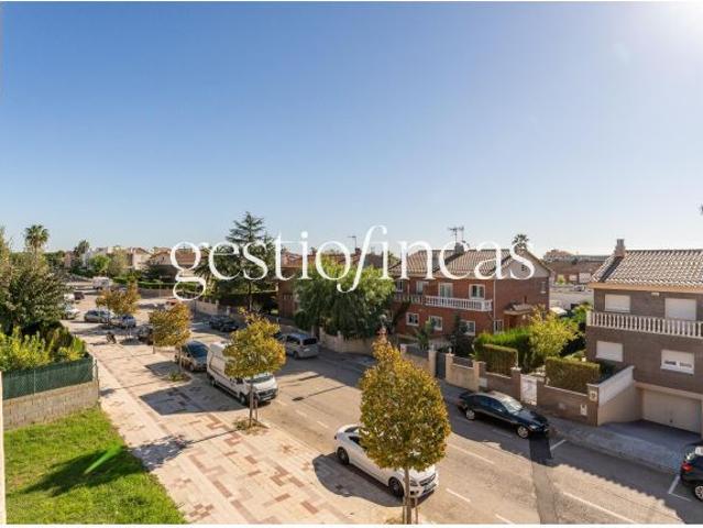 Piso luminoso con terraza, piscina y garaje en Moli de la Torre – Cambrils