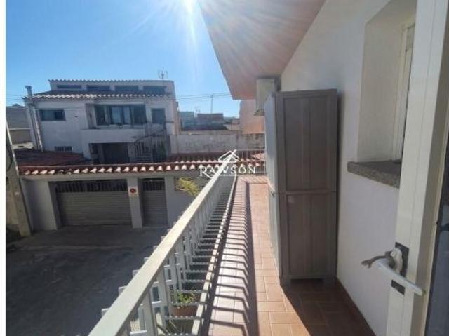 Piso luminoso con terraza y trastero en La Collada, Vilanova i la Geltrú