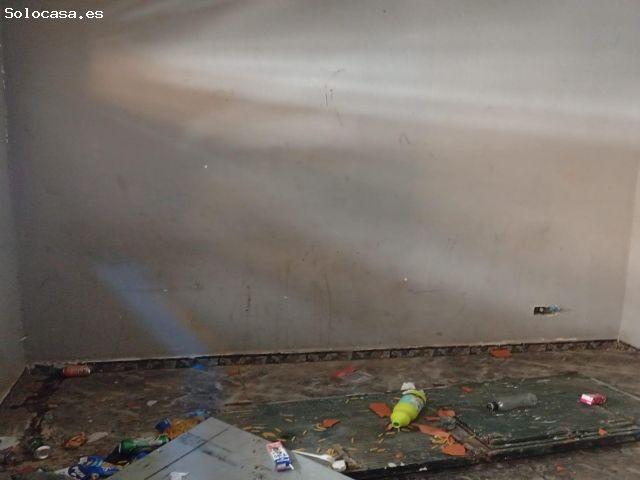 Piso luminoso de 2 dormitorios en Algeciras: excelente oportunidad de inversión