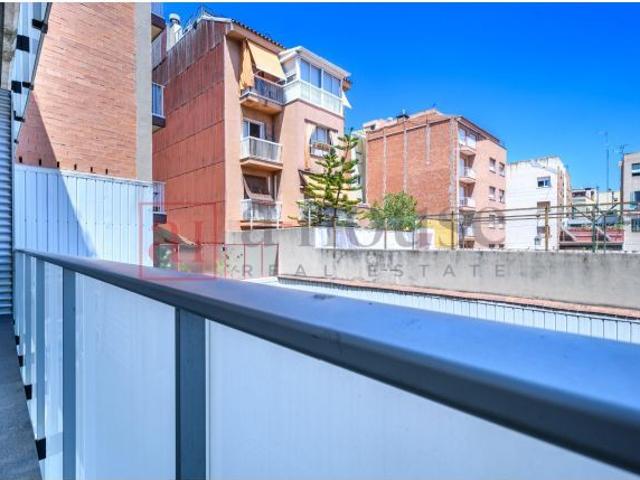 PISO LISTO PARA ENTRAR A VIVIR CON BALCÓN EN VILA DE GRACIA