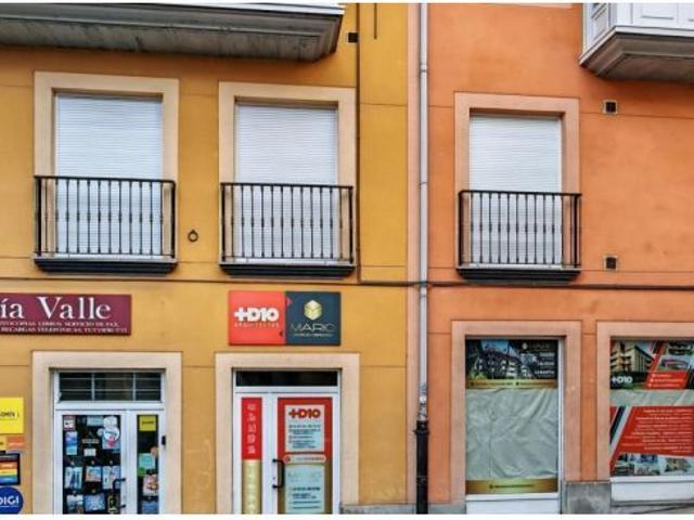 Piso listo para entrar a vivir junto al Ayuntamiento de Tineo