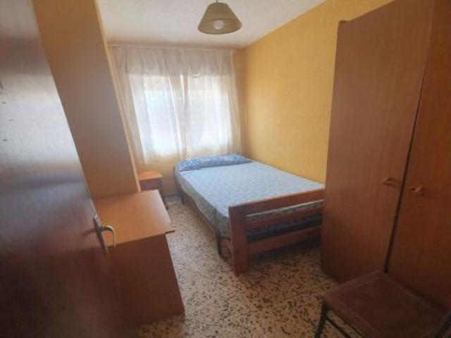 PISO PARA CURSO ESCOLAR