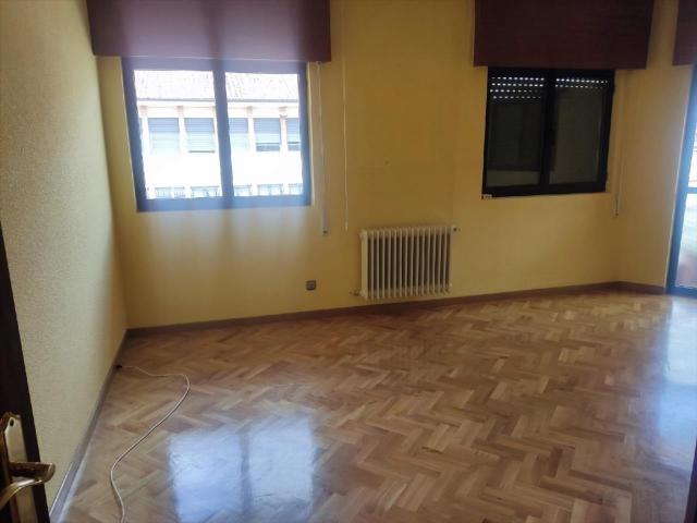 PISO PARA ENTRAR A VIVIR EN ASTORGA