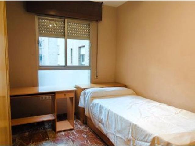 Piso para estudiantes en Cardenal Parrado