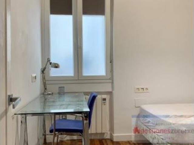 Piso para estudiantes en alquiler en la calle Elcano, Bilbao | 4 habitaciones