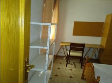 Piso para estudiantes en zona céntrica y muy bien comunicada