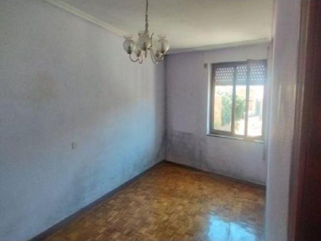 PISO PARA REFORMAR EN CARRIZO DE LA RIBERA
