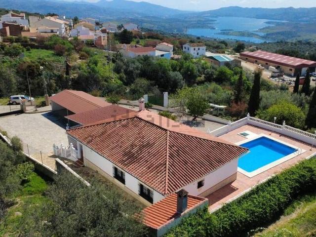 Piso, Periana