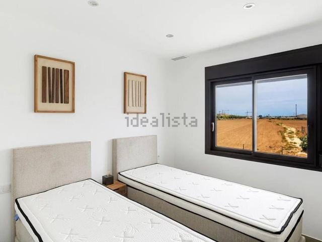 Piso, Pilar de la Horadada