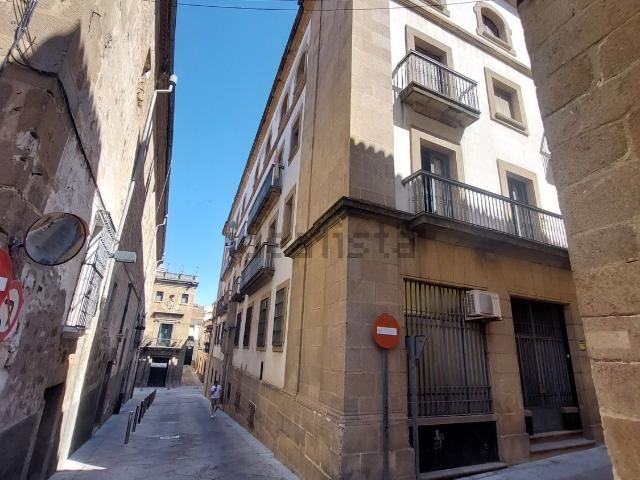 Piso, Plasencia