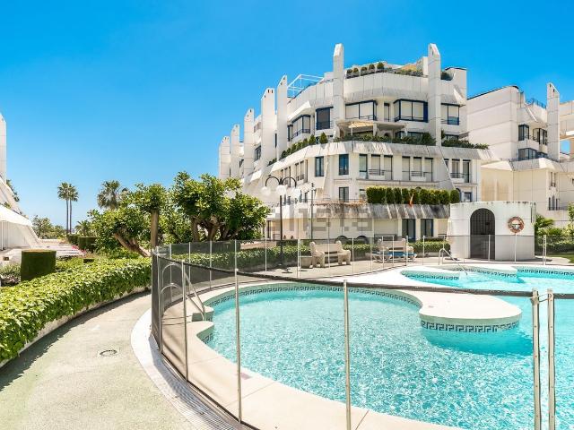 Piso, Playa de la Fontanilla, Marbella