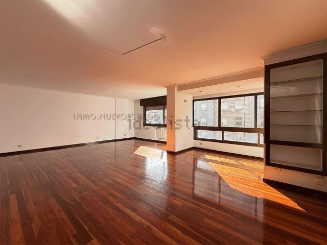 Piso, Plaza España Corte Inglés, Vigo