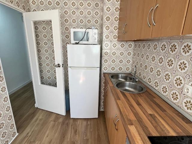 Piso recién reformado en Av. Barcelona, ideal para estudiantes