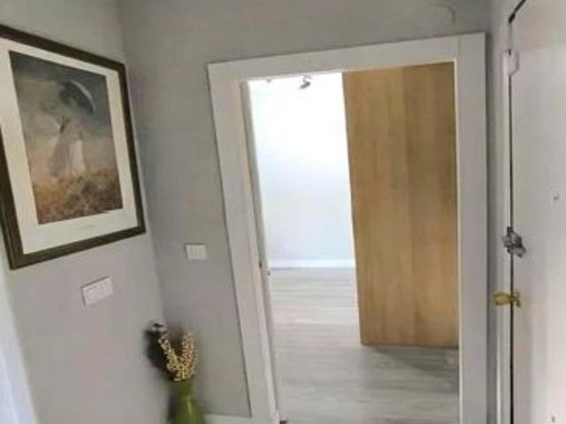 Piso recién reformado en una de las zonas más equilibradas de Valencia: tranquilidad, servicios y co