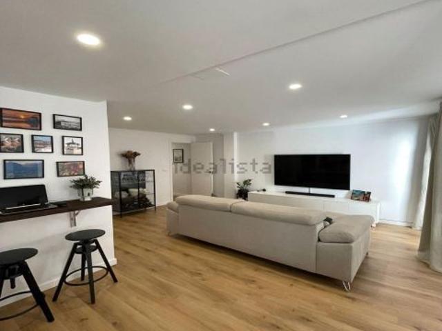 Piso reformado y amueblado 3D en Benimaclet