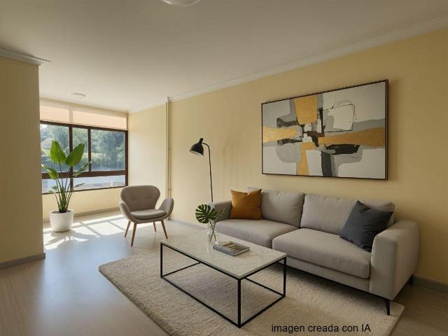 Piso reformado con garaje y trastero en urbanización con pis. 90m² Vigo