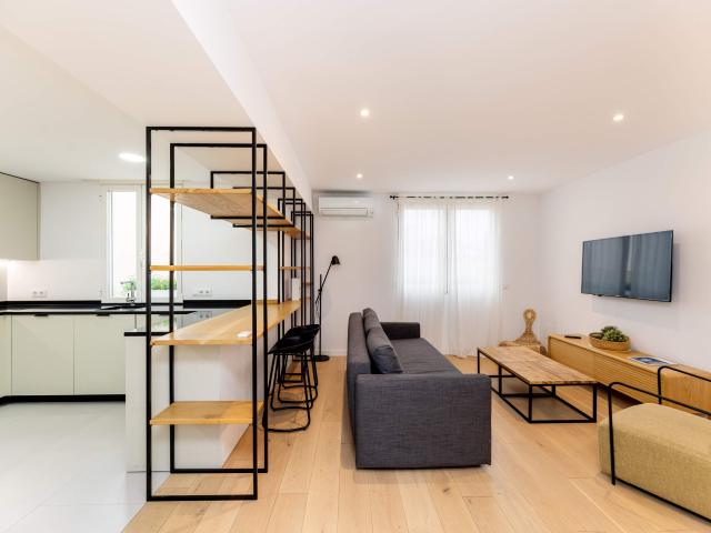Piso reformado de 95 m2 en El Viso | 2 dormitorios, 2 baños, ascensor