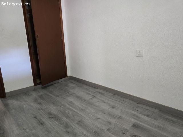 Piso reformado de 3 habitaciones en Plaza de la Cruz, Alicante
