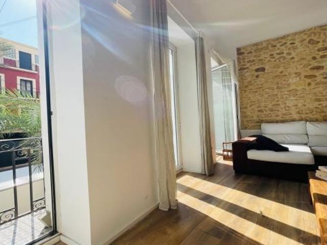 Piso reformado en venta, zona de Mercado en Alicante